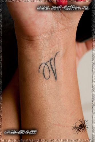 Тату буква М на руке (ФОТО) - символ силы и значимости